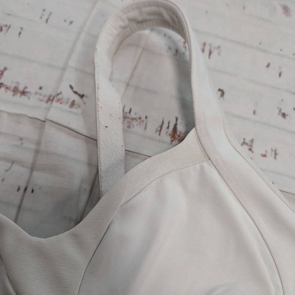 Lululemon adjustable sports bra